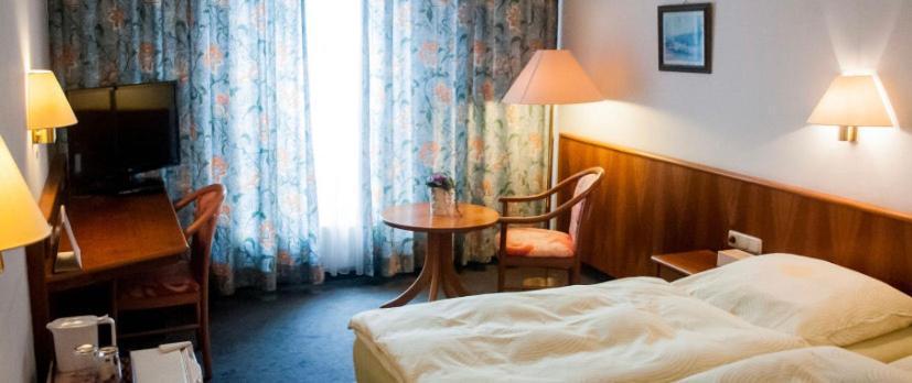 Hotel Stadt Steinbach شتاينباخ أم تاونوس المظهر الخارجي الصورة