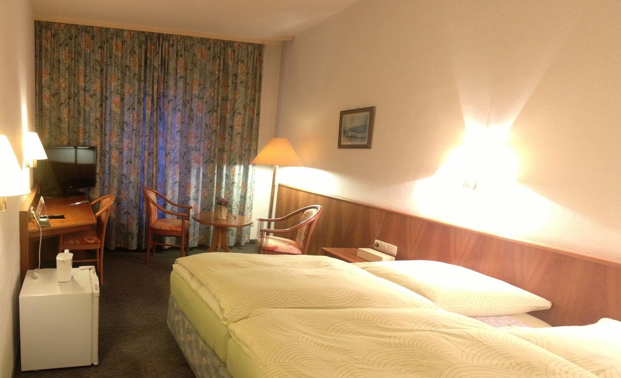 Hotel Stadt Steinbach شتاينباخ أم تاونوس المظهر الخارجي الصورة